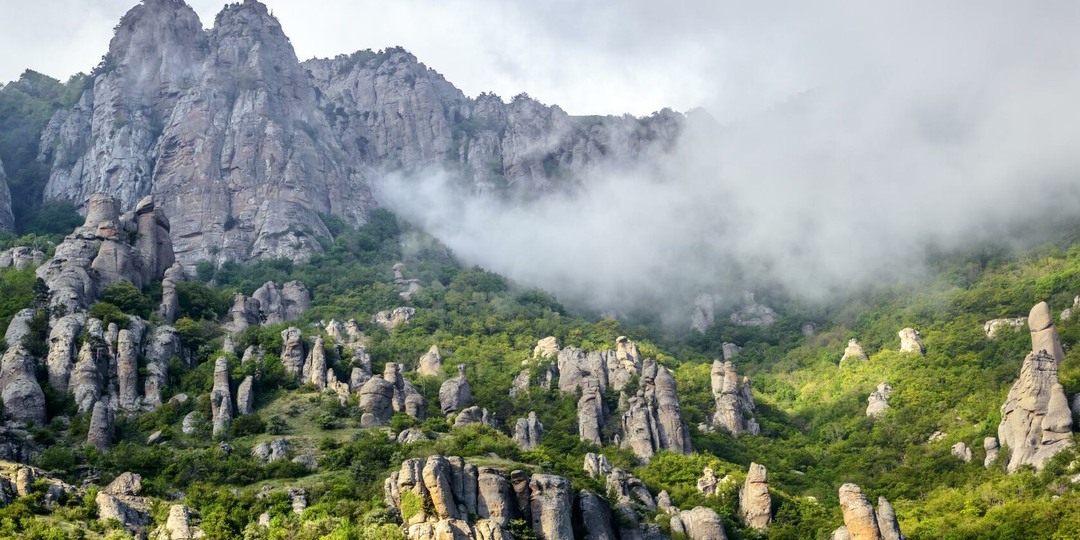 Долина привидений: загадка полуострова Крым