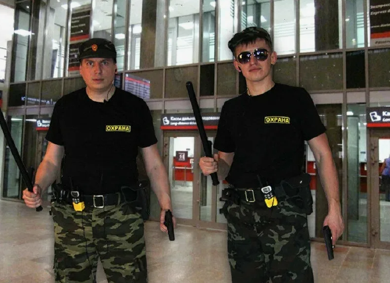 Это не охранники, это террористы какие-то