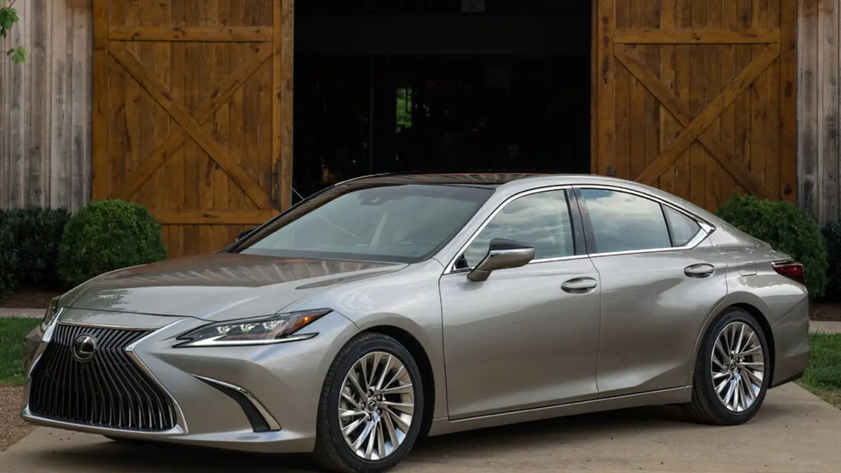   Lexus ES 200