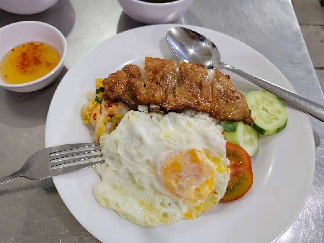 Это единственный вид "вьетнамского стейка" и то, они подрезали его ножницами, остальное мясо они просто кладут мелкими кусочками в блюдо