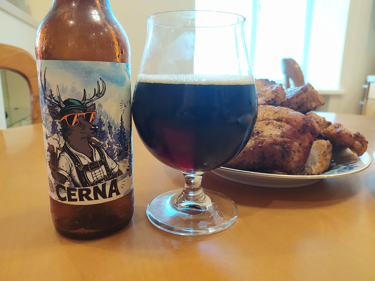 На этикетке альпийская тема, судя по одежде и надпись то ли на чешском, то ли польском.