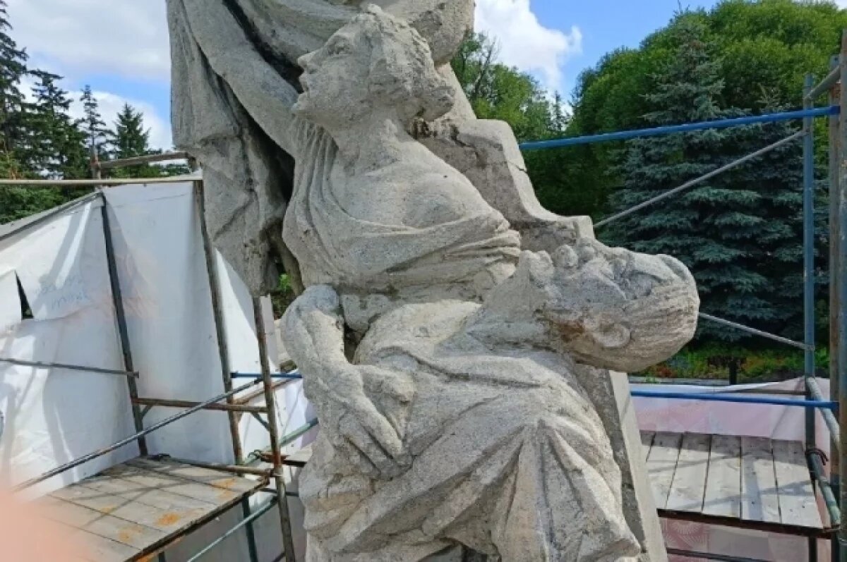    В Омске обновят памятник Борцам Революции