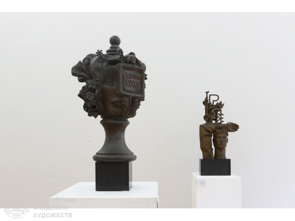 Фрагмент экспозиции «Александр Бурганов. Скульптура» в залах Российской академии художеств (Москва, Пречистенка, 21). Фото: Виктор Берёзкин, пресс-служба РАХ. 2025.