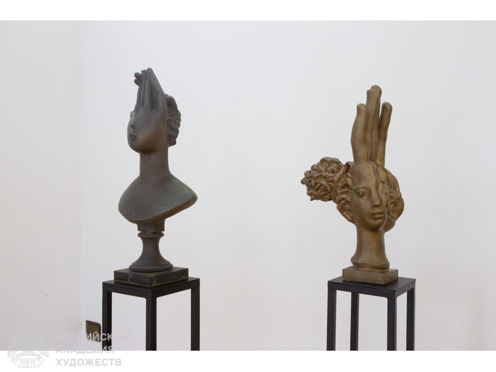 Фрагмент экспозиции «Александр Бурганов. Скульптура» в залах Российской академии художеств (Москва, Пречистенка, 21). Фото: Виктор Берёзкин, пресс-служба РАХ. 2025.