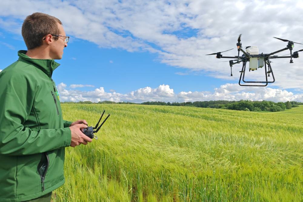    Параллельно с оцифровкой угодий в 2025 году намечены поставки современной самоходной и прицепной техники. / Елена Алимова