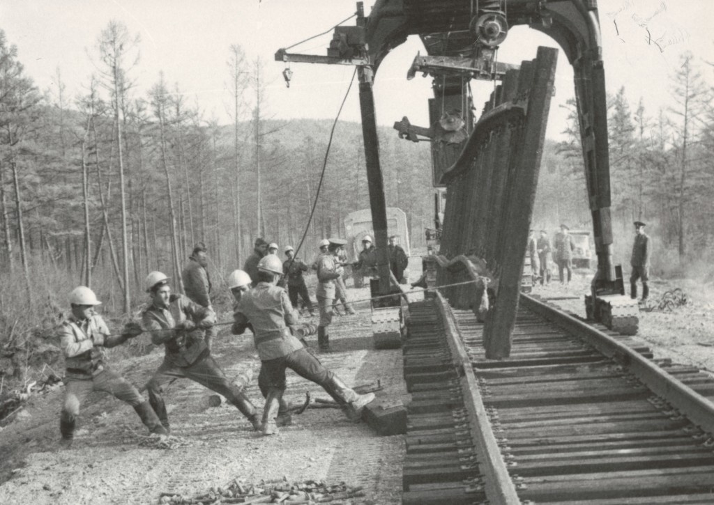 Тяжелая служба...