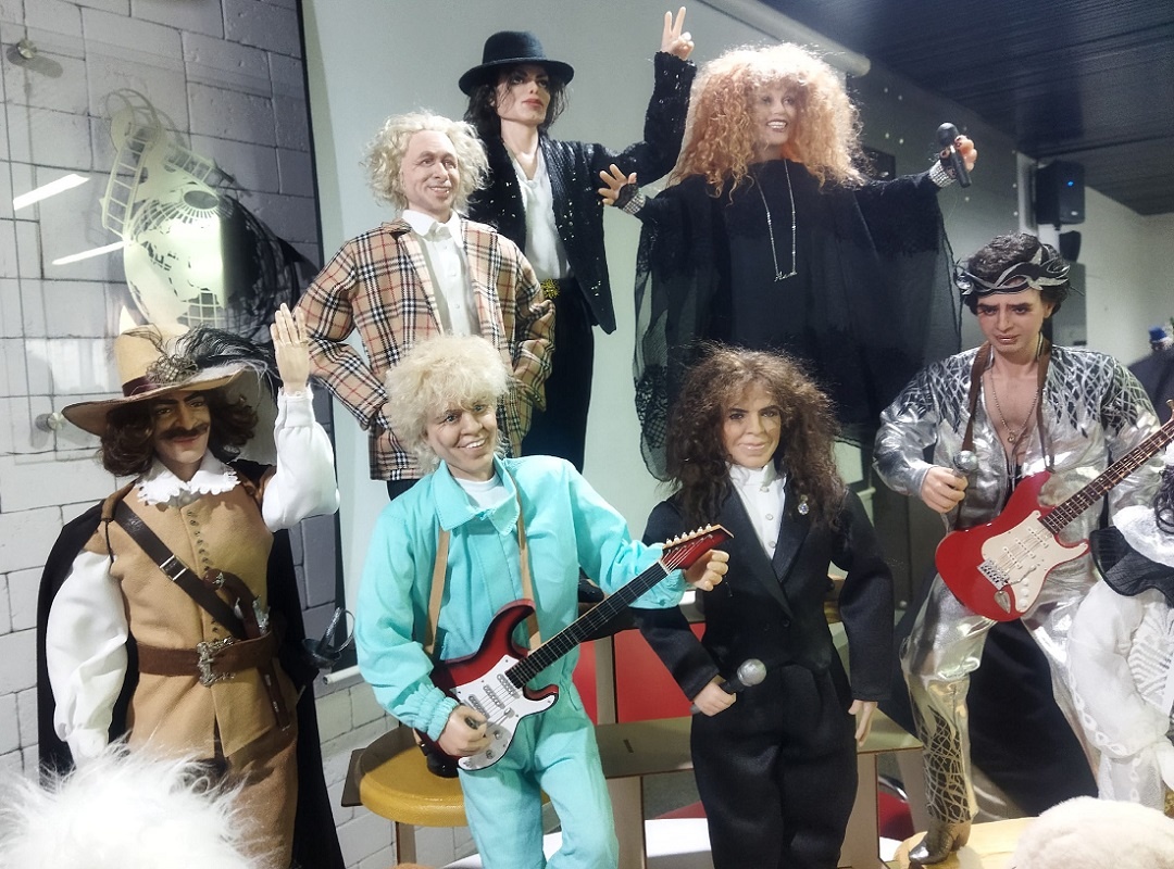    Портретные куклы всегда привлекают внимание посетителей