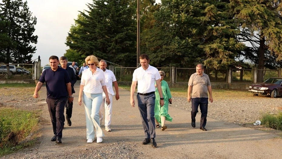    Делегация из Петербурга в Абхазии. Автор фото: t.me/transportniytseh