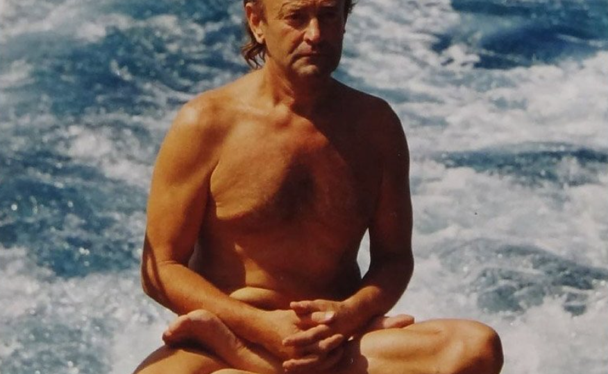 Прыжок в океан как путь к себе: разбор книги Славы Курилова «Один в океане»