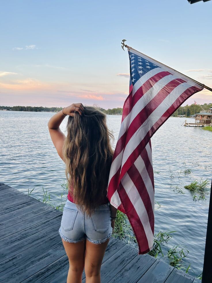 Запомни разницу между "learn" и "study", чтобы не выглядеть смешным в глазах этой американочки. Источник: https://i.pinimg.com/736x/e7/33/37/e733370aba9f5f115f5f608c7c7f9c9e.jpg.