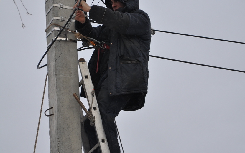    Связист сломал пятки при прокладывании интернета в Удмуртии