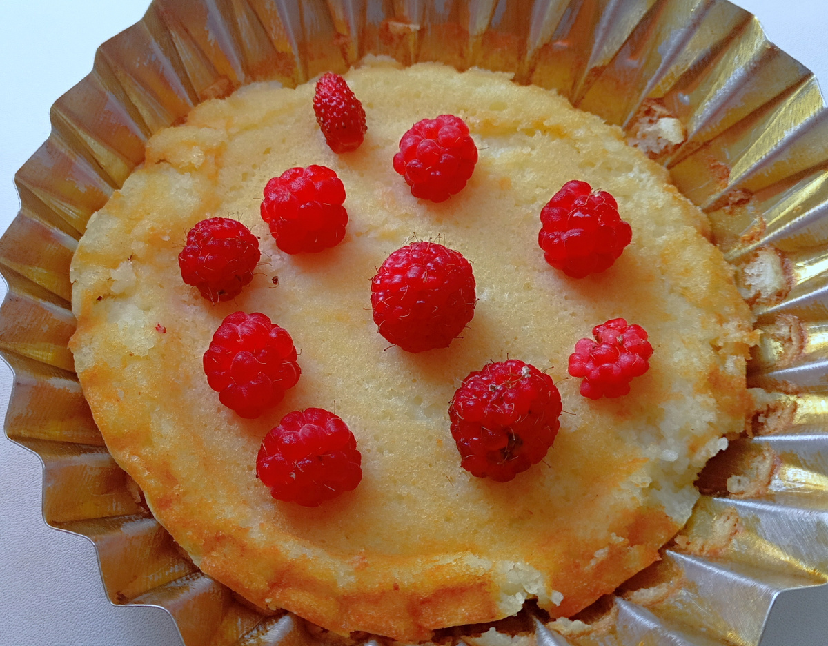 В металлической формочке получился не такой красивый, но тоже вкусный