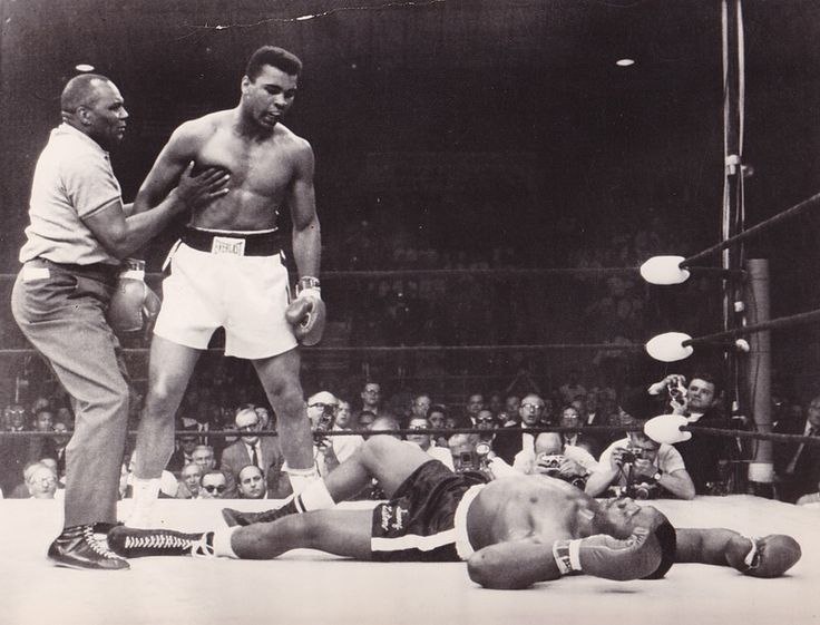 Кассиус Клей vs Сонни Листон. Фото взято из интернета.