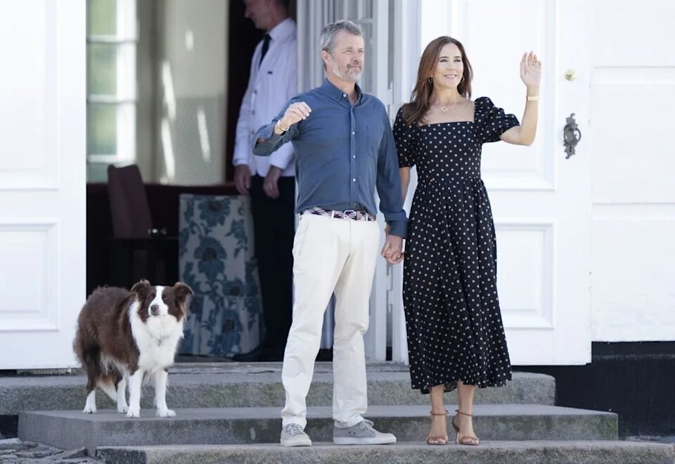 Датская королевская семья в настоящее время проживает в Граастенском дворце.