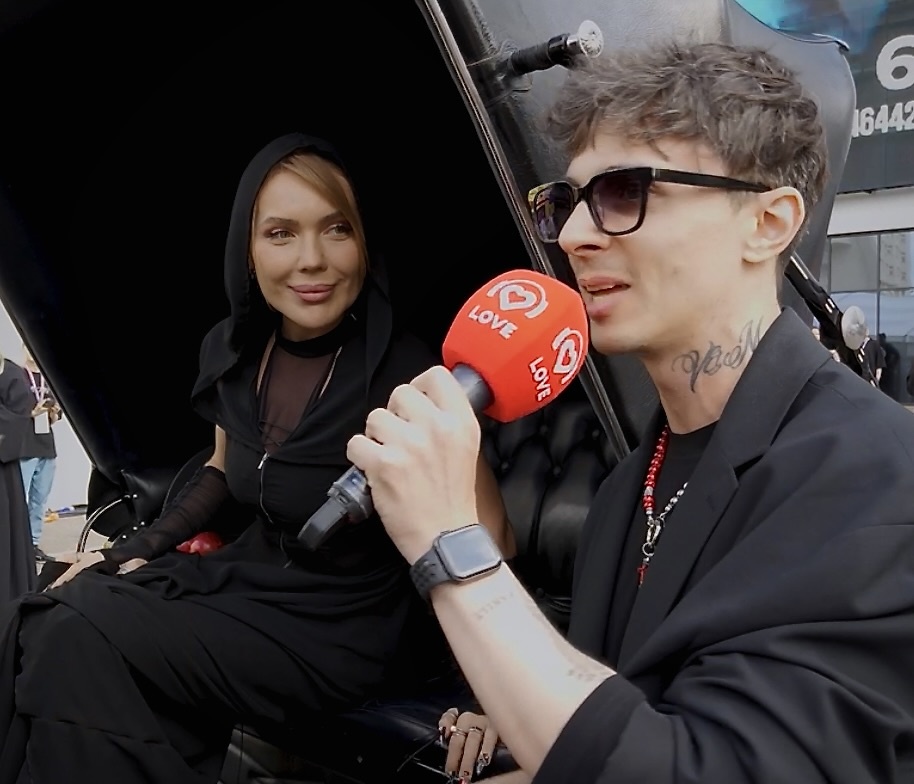 Кара Кросс, Макс Фабиан