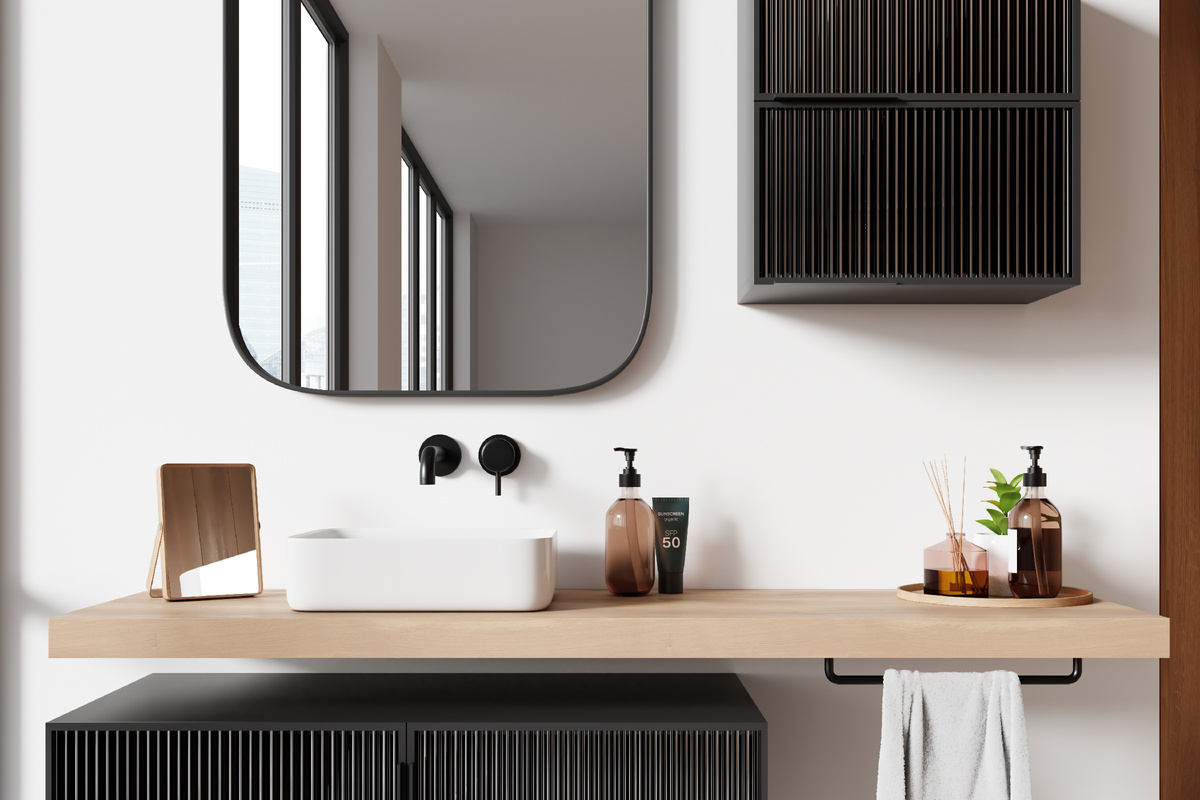 Крашеные стены в ванной комнате