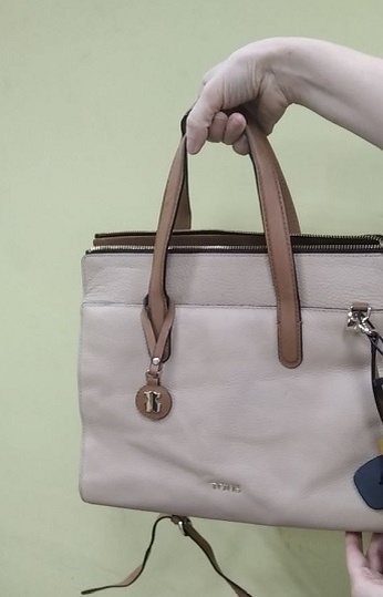 Сумка средего размера из натуральной кожи от премиального бренда Tous, цена 3500