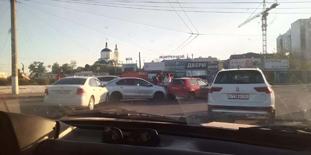 «Многие водители не знают, как на самом деле съезжать с кольца»: Рассказываю, кто должен уступать при съезде с кольца по ПДД