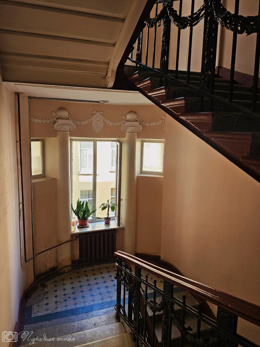 Дом - прекрасный представитель модерна. Фото: Парадная гостья