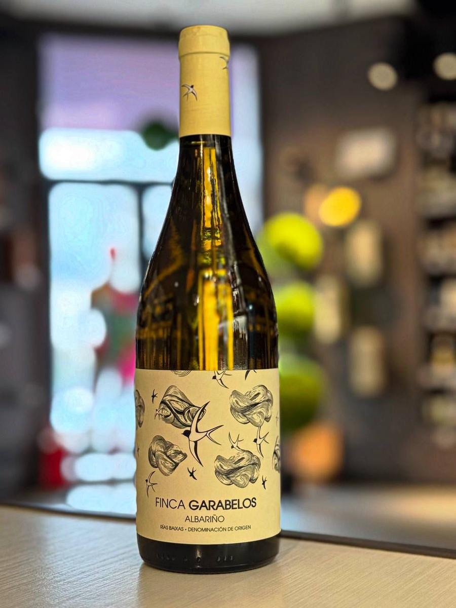 Вино Notas Frutales, "Finca Garabelos" Albarino, Rias Baixas DO,  Испания/Кастилья и Леон