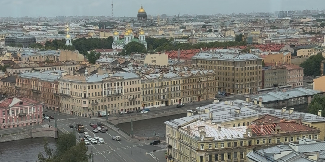 Питер — это Москва, только в дождевике. И нет, это не комплимент