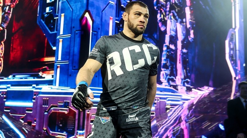     Боец смешанных единоборств Анатолий Токов  RCC MMA