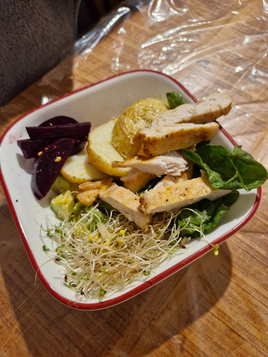 Зожный ужин - запеченная куриная грудка с овощами