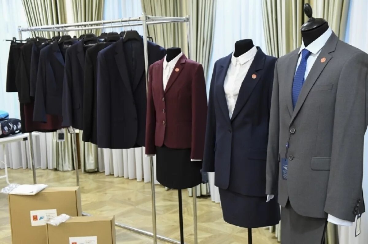    В Думу хотят пригласить главу Минпросвещения для обсуждения школьной формы