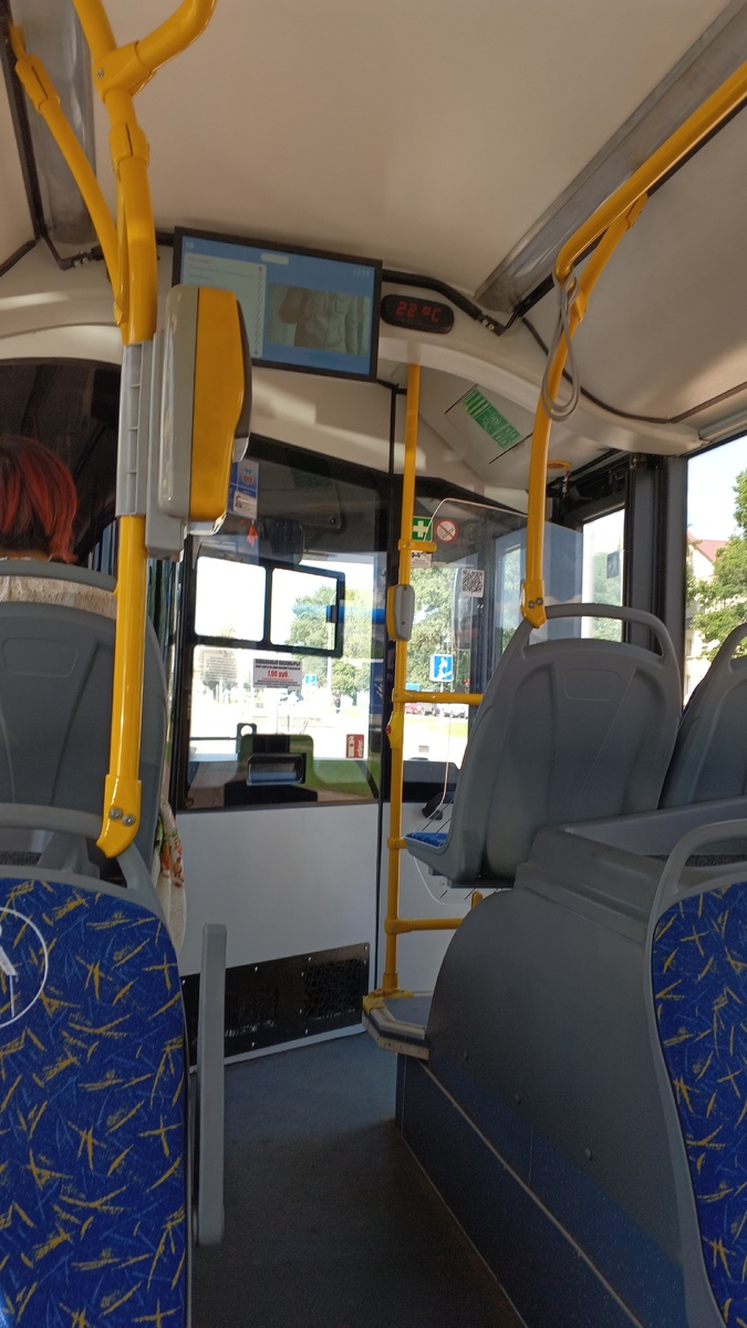 фото автора: внутри салона чисто, электронные табло