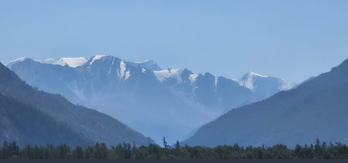 Тюнгур и вершины горы Белуха