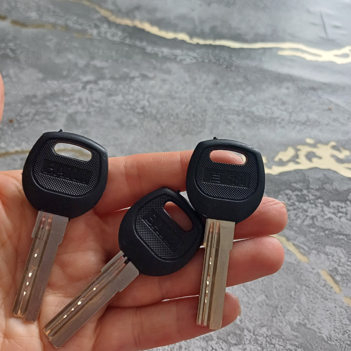 Попросила сделать три штуки. 