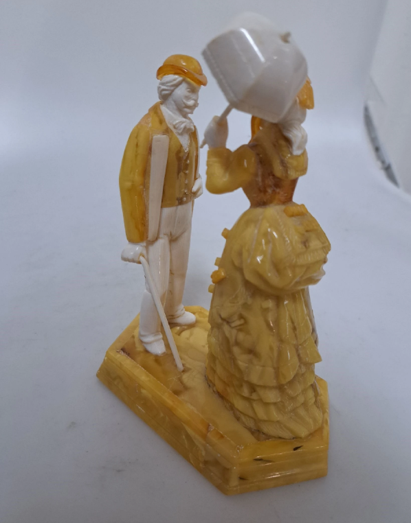 Альфред Шлегге "Разговор",1941, янтарь, слоновая кость, Аукционный дом www.sothebys.com