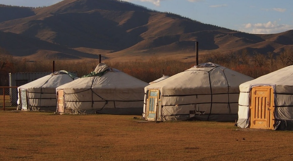 История мобильного жилья: от древних кочевников до современных технологий
