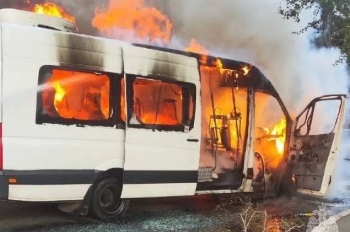    Для ликвидации возгорания такси в Оренбурге были привлечены шесть специалистов и две единицы техники.