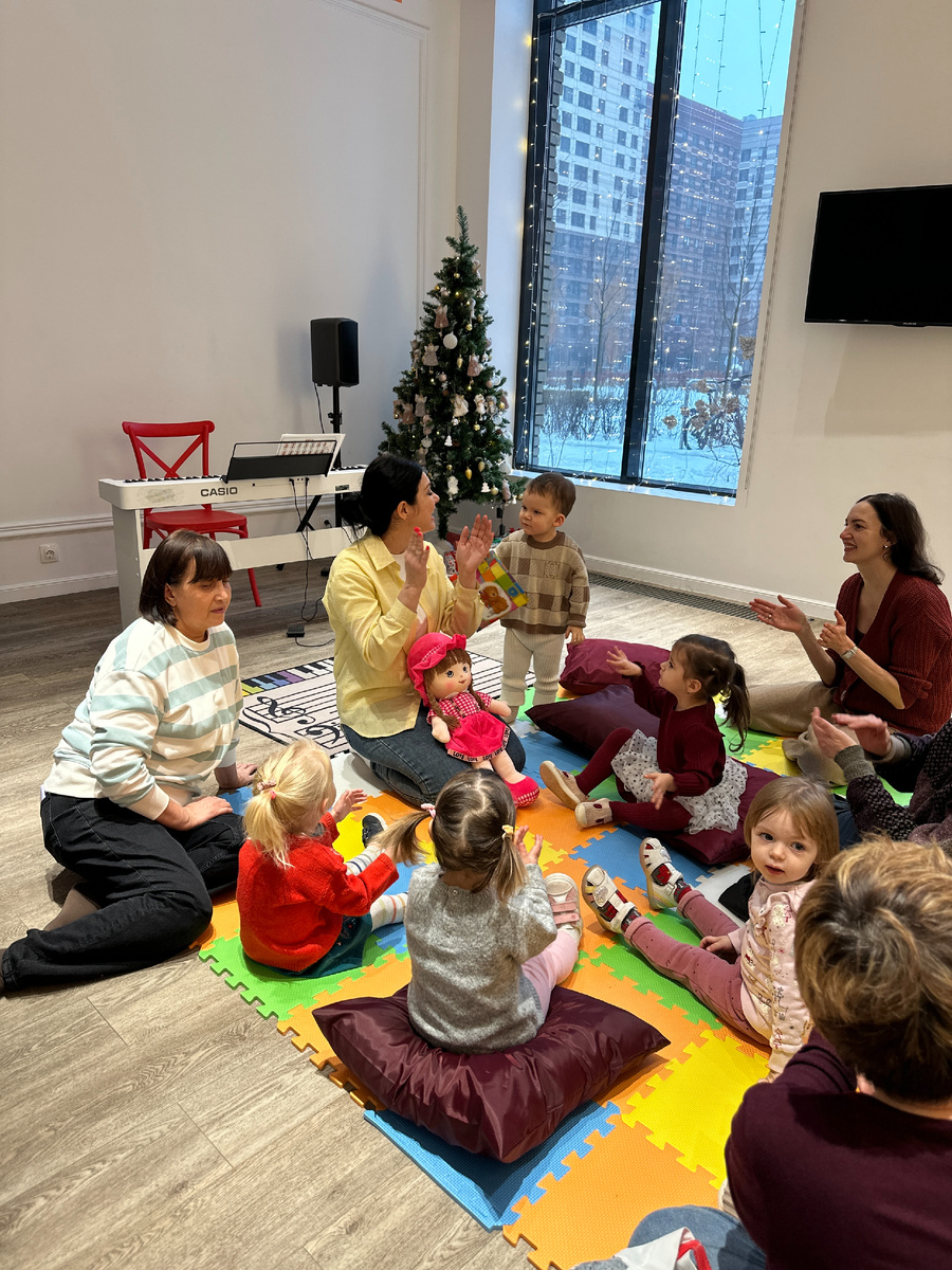 Занятия по раннму музыкальному развитию, педагог Ксения Земляникина. Творческий коворкинг "Flame&Go" 