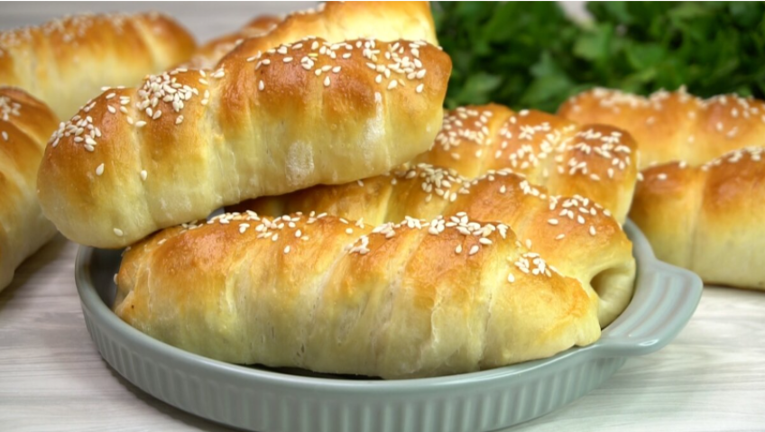 Сосиски в тесте, по рецепту из маминой тетрадки, получаются мягкие и не черствеют, когда готовлю вспоминаю детство