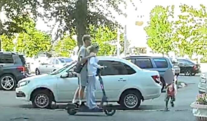    8-летнего мальчика сбил электросамокатчик в Оренбурге. Полиция ищет виновного