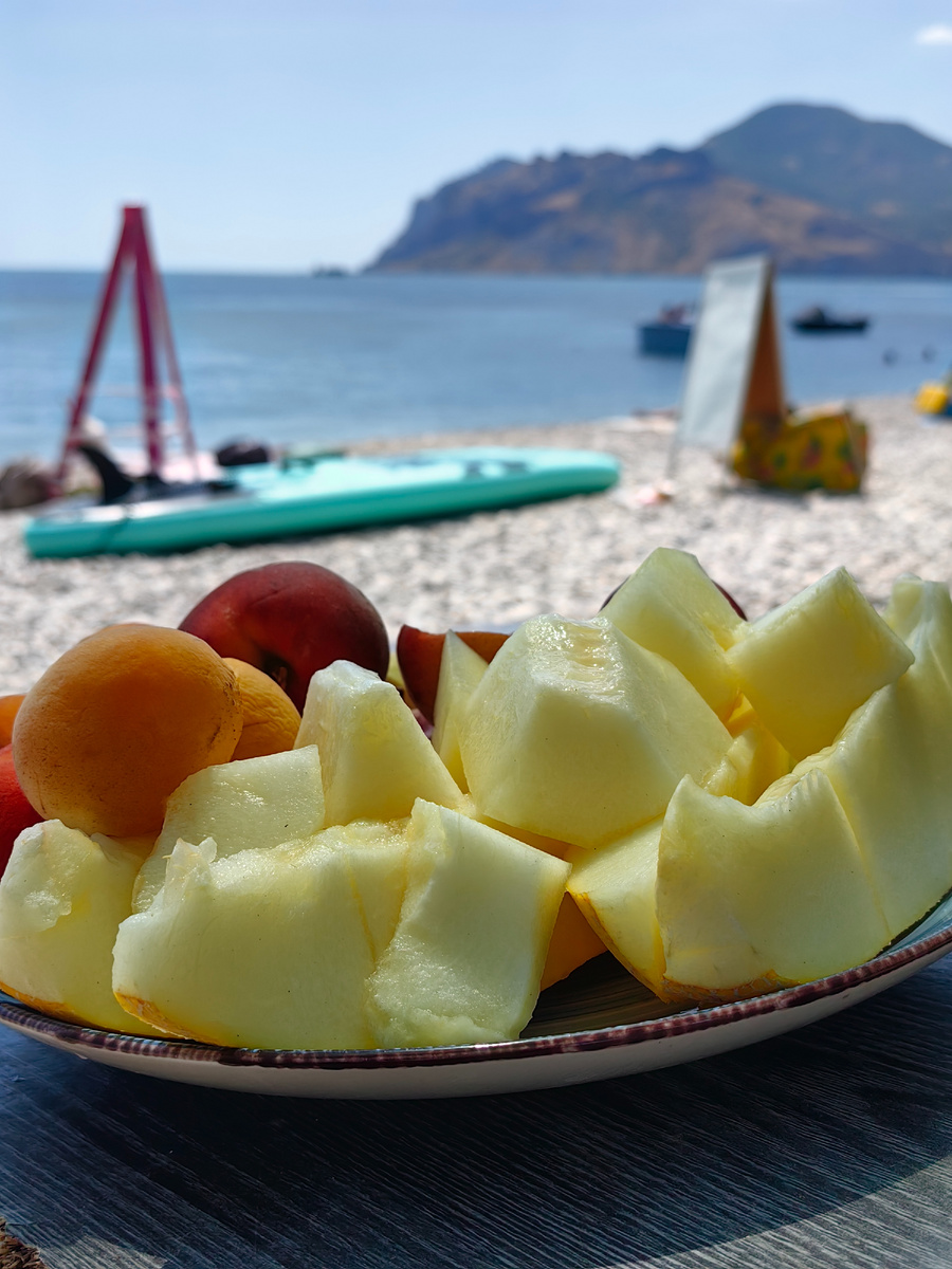 Перекус на пляже. Фото автора канала