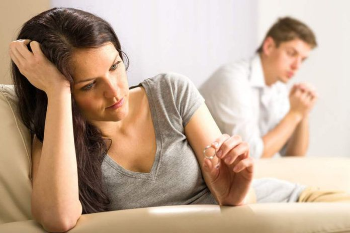 — Подумаешь, переспишь ты с ним раз-два, зато будет хорошая работа и зарплата! Главное результат. — муж продал меня своему приятелю