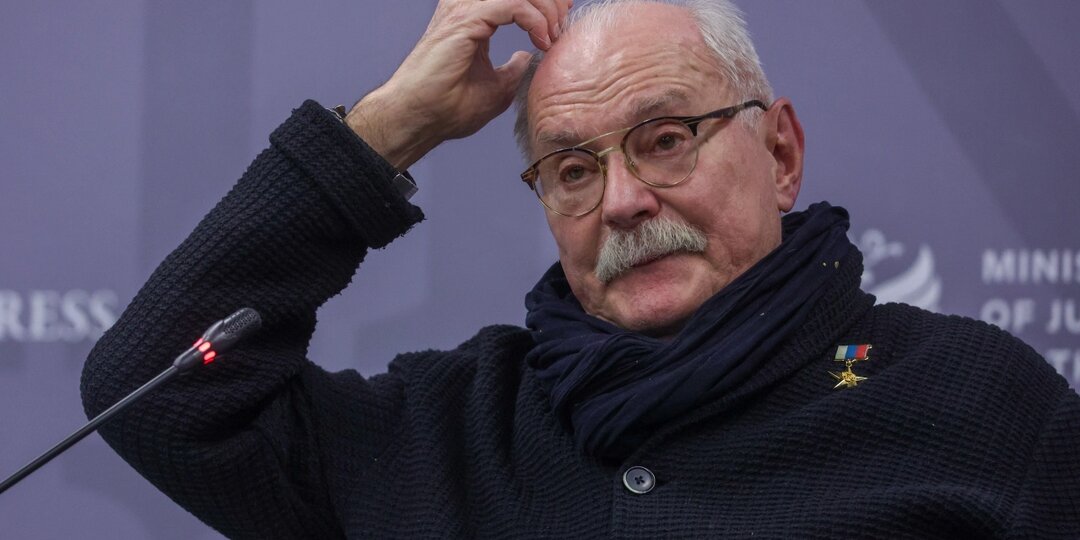 "Пипец". Тут и у Михалкова слов не хватило. Пришлось упрощать донельзя