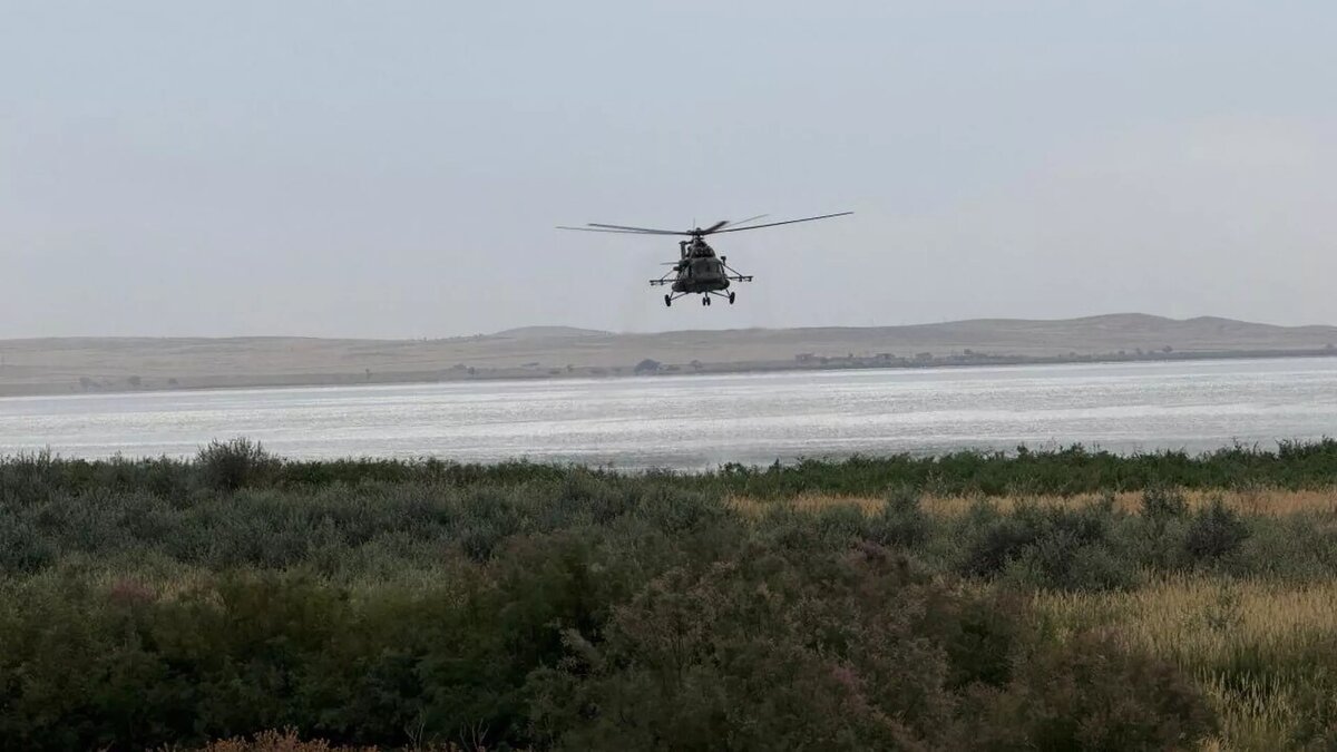 Поиски пропавшего военного вертолета в Казахстане / Поиски пропавшего военного вертолета в Казахстане продолжаются