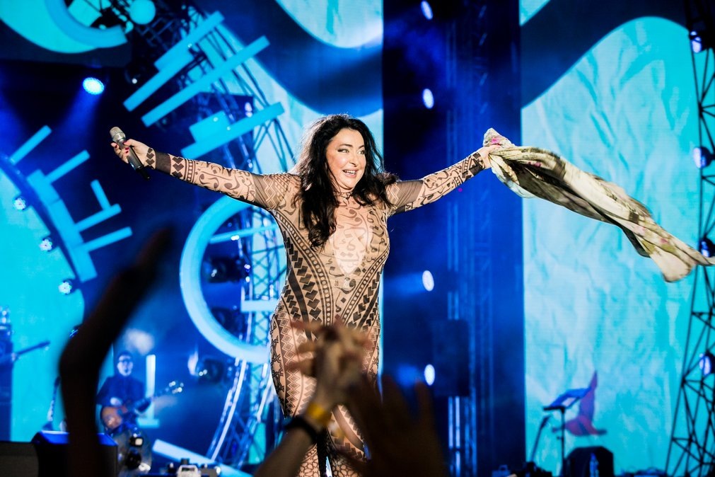 Лолита на сцене. Фото Яндекс.Картинки. 