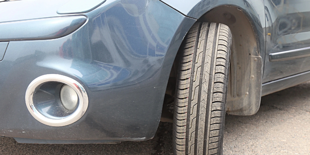 6 причин, почему опытные водители выворачивают колеса при парковке