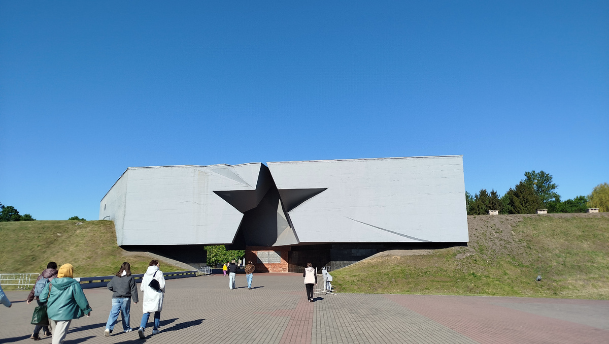 Главный вход