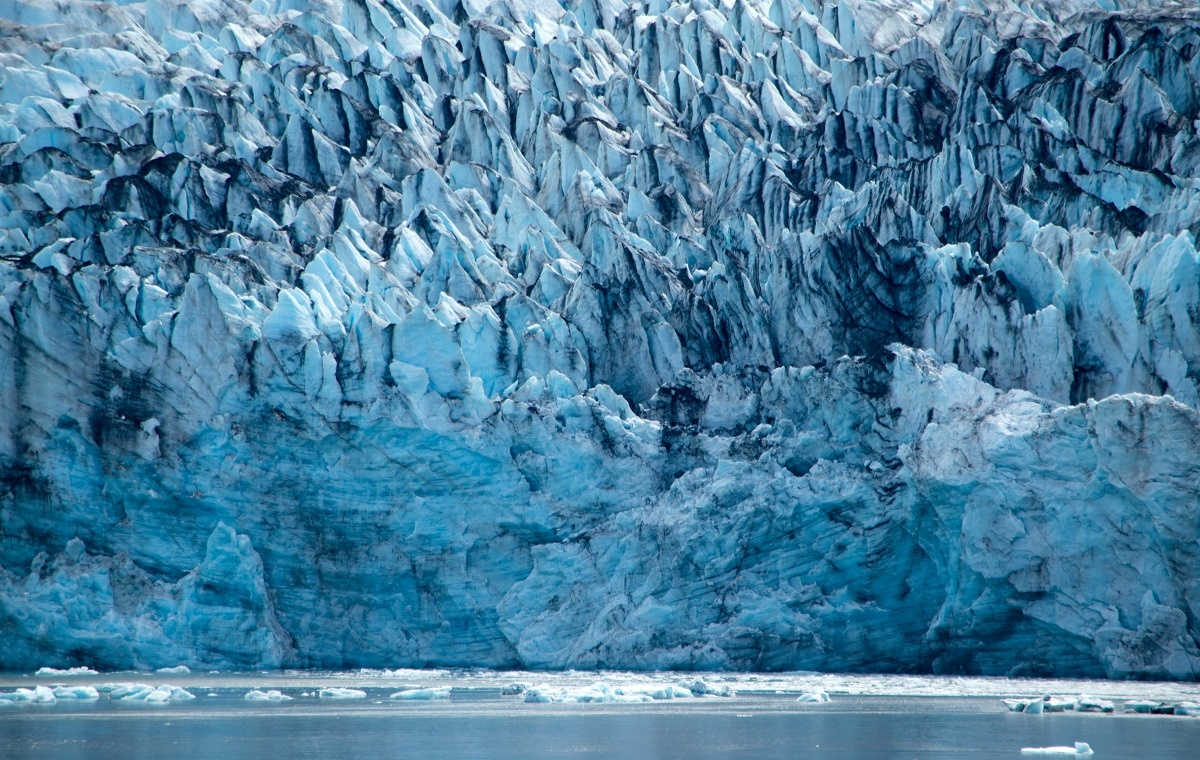   Увеличение количества парниковых газов в атмосфере приводит к таянию ледников