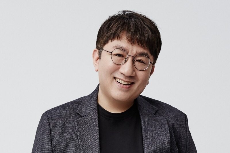     Основатель BTS Бан Ши Хёк впервые прокомментировал обвинения в мошенничестве