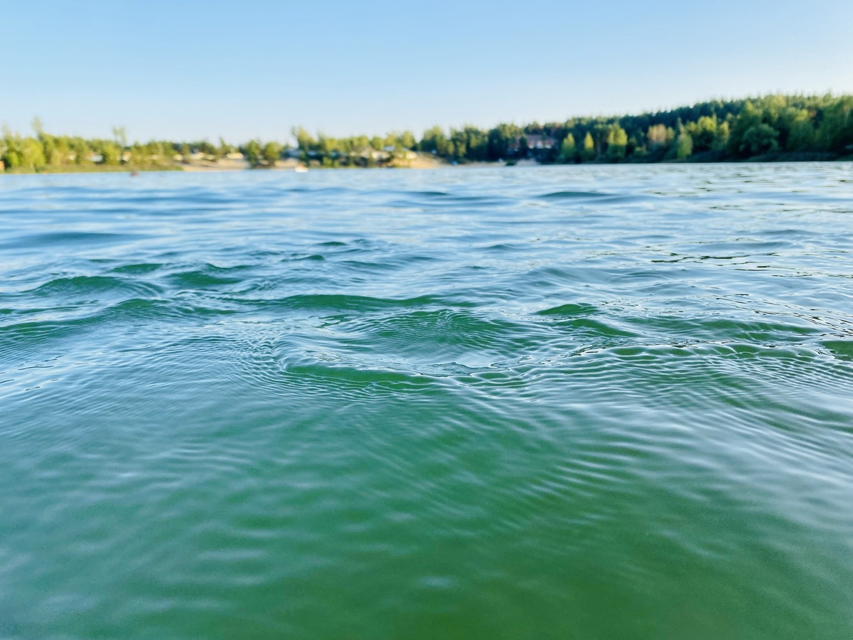Лето смыло меня на пляж и закопало в мягкий песочек. А я и рада!
