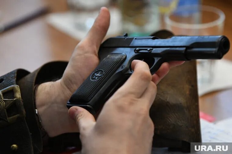 Нападавшего остановила его жена, ударив пощечиной. Фото: Владимир Жабриков © URA.RU