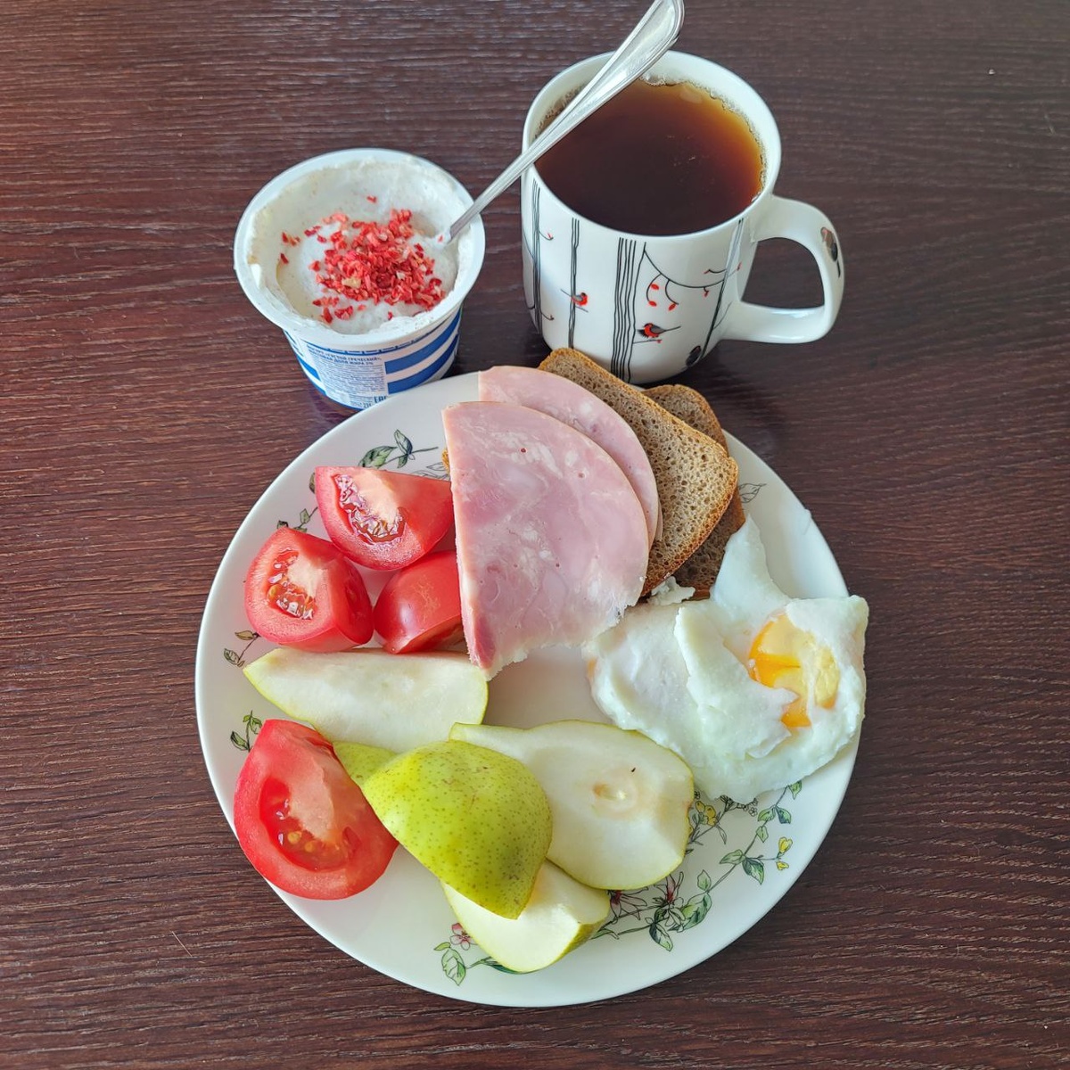 Похулиганила с яйцами, сварила в пакете. Всмятку вкуснее ))