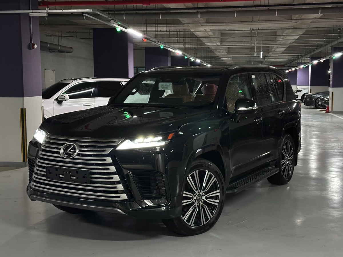 Lexus LX700h